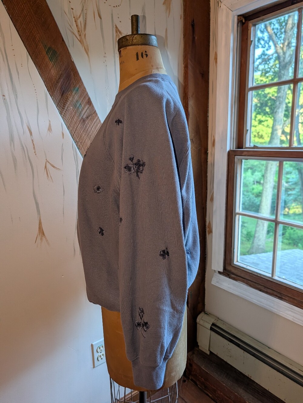 Abercrombie & Fitch Raglan Sunday Crew Sweatshirt - Picture 6 of 6
